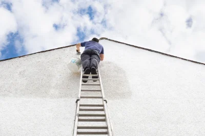 Peinture extérieure à Fesques — façades et ravalement